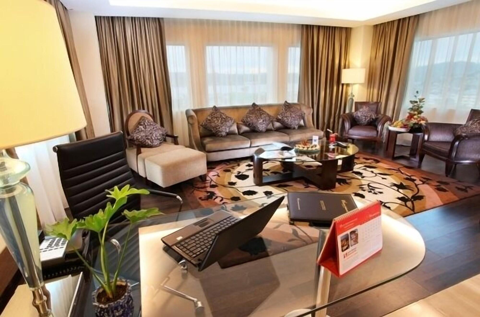 Swiss-Belhotel Ambon Exterior foto