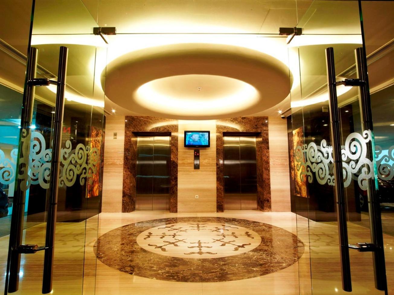 Swiss-Belhotel Ambon Interior foto