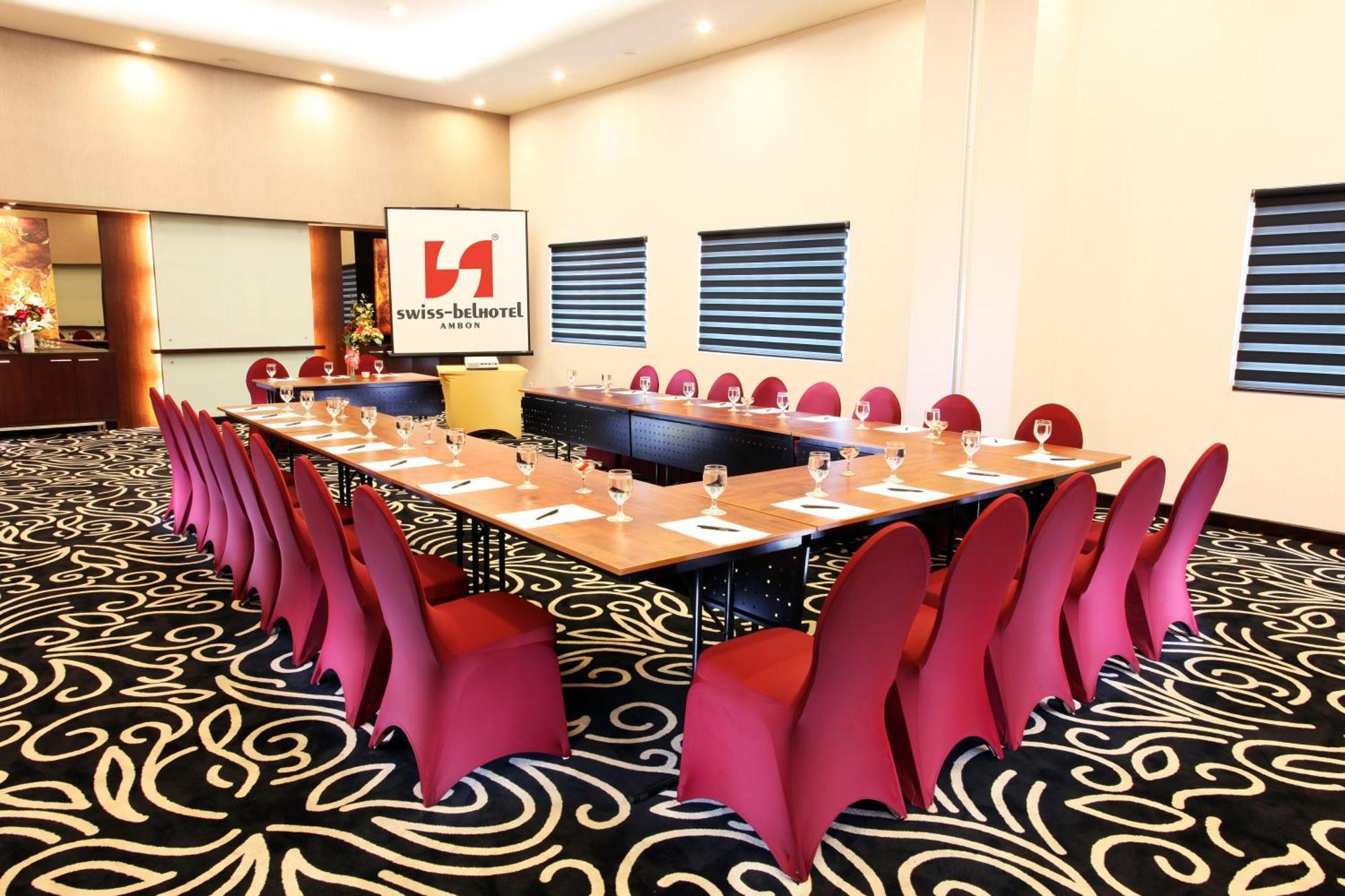 Swiss-Belhotel Ambon Negocio foto